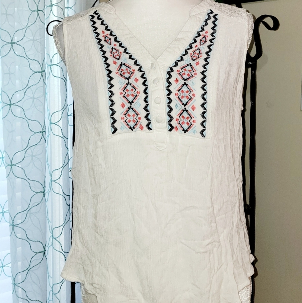 Torrid White Southwestern Embroidered Lace Inset Tank Top Size Medium/Large